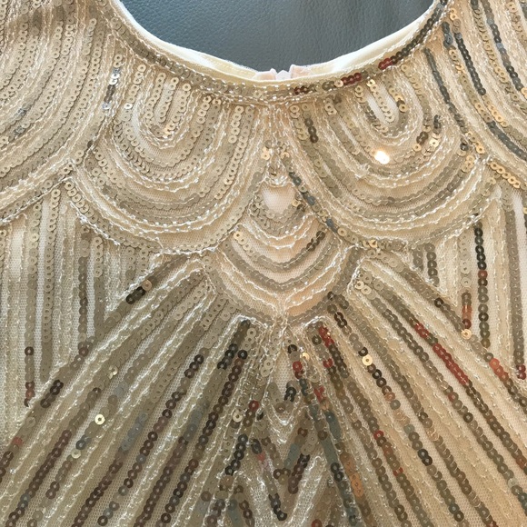 💃🏽💋 Beautiful Gold Sequins Dress w/Fringes - Picture 5 of 6